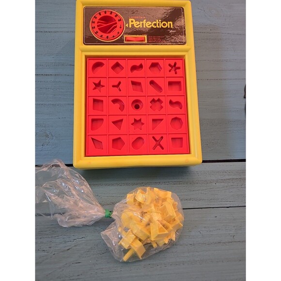 Vintage 1975 Lakeside’s Perfection Game #8370 Ages 5+ Vtg 70s Nostalgia Anxiety - Picture 7 of 12